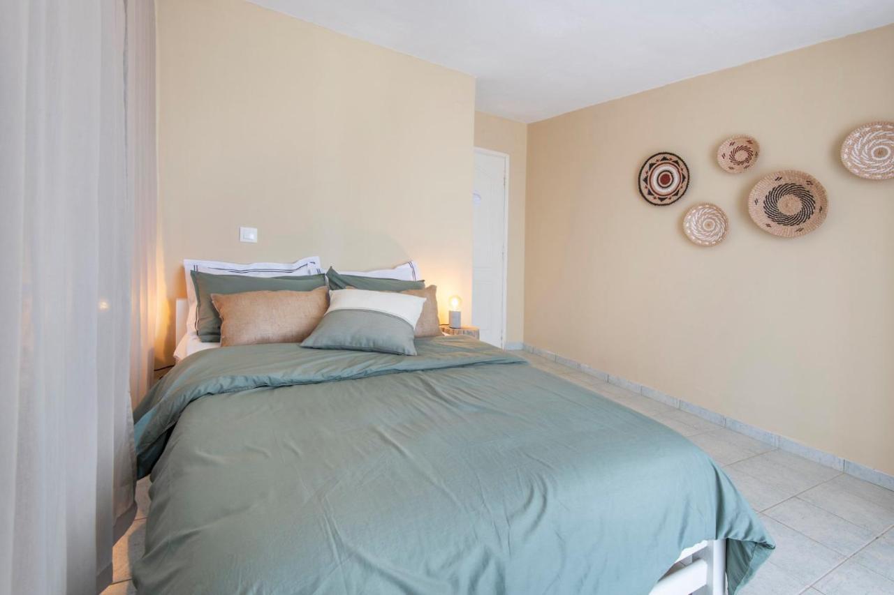 Puerto Seaside Rooms Akhladherí Esterno foto