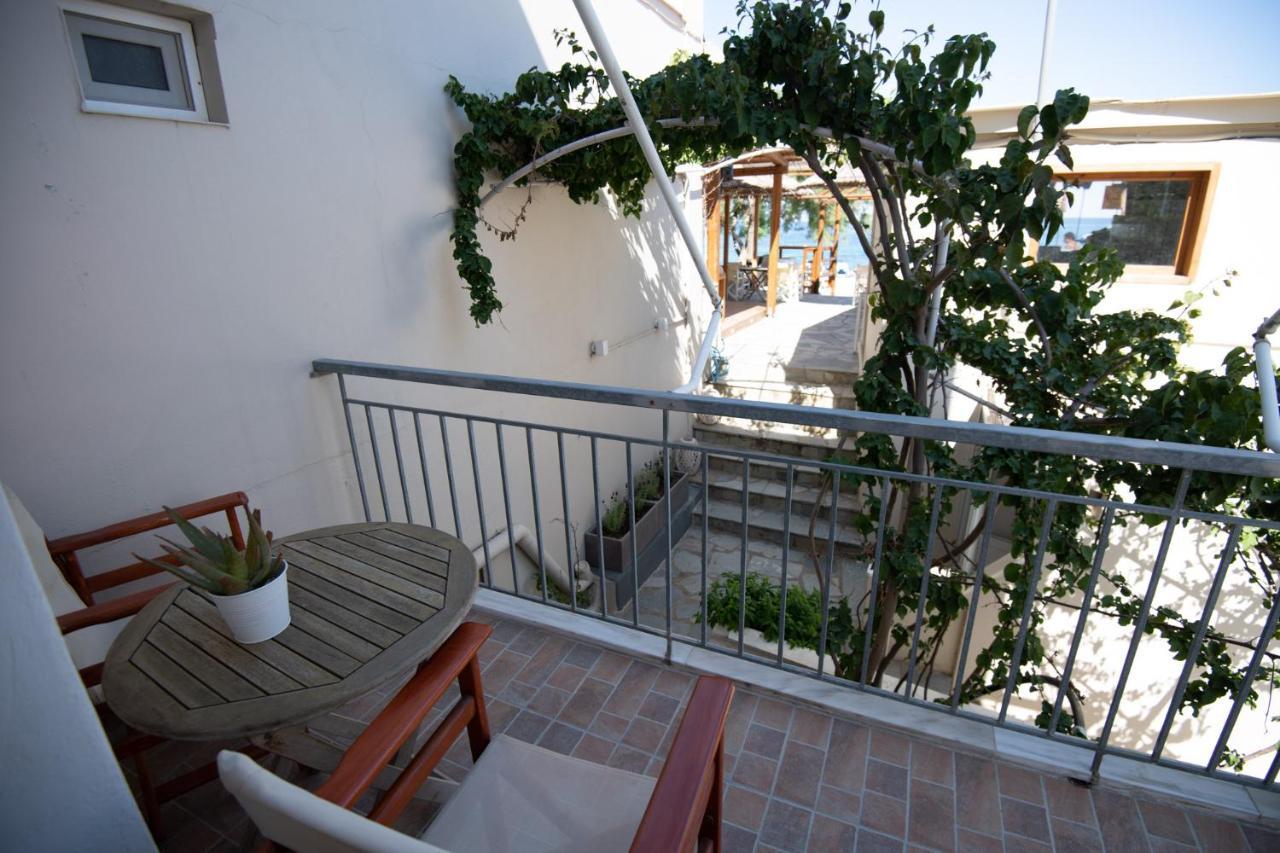 Puerto Seaside Rooms Akhladherí Esterno foto